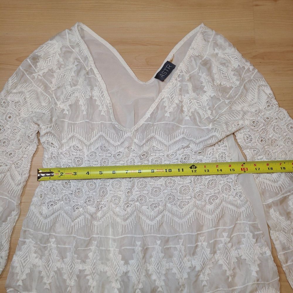 ASTR White Crochet Blouse Women Size Large - Picture 5 of 5